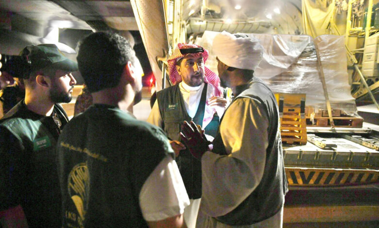وصول الطائرة الإغاثية الخامسة ضمن الجسر الجوي السعودي لمساعدة الشعب السوداني