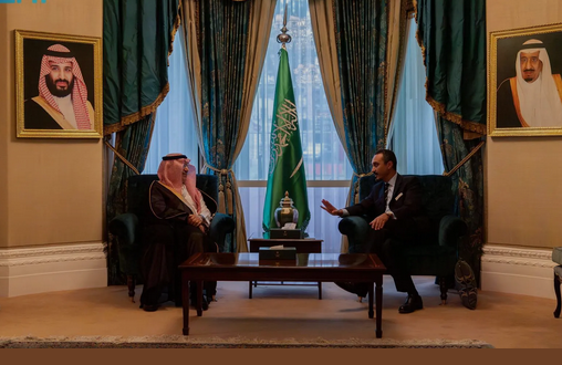 الأمير خالد بن بندر بن سلطان يستعرض مع #وزير_التعليم جهود الوزارة في التنمية الوطنية الشاملة