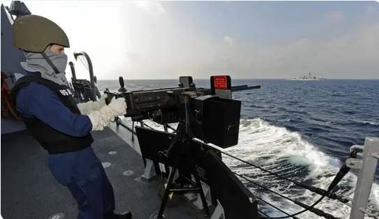 الجيش الأميركي: أسقطنا صاروخين باليستيين حوثيين استهدفا سفينة بخليج عدن
